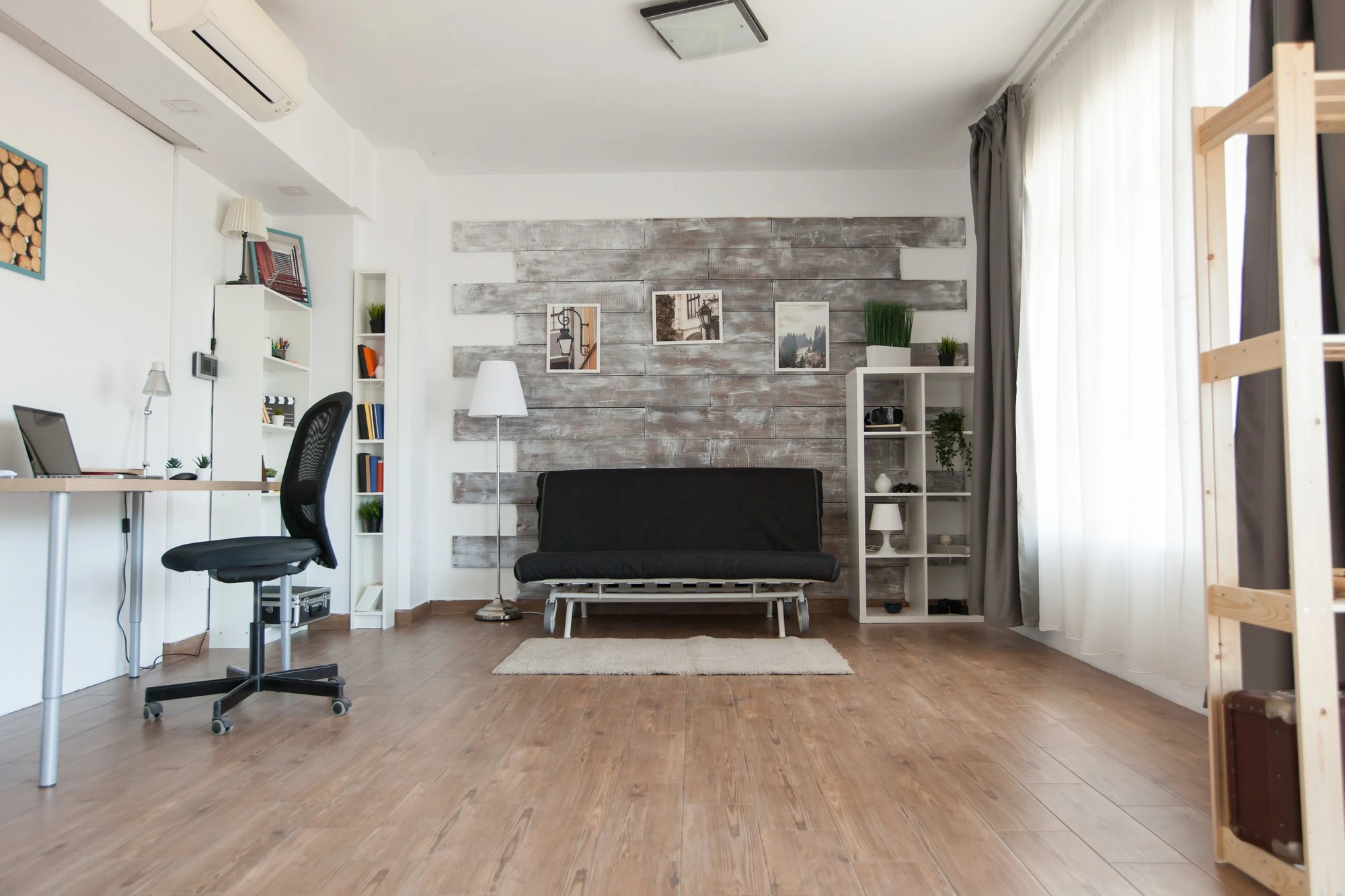 living-room-with-nobody-it